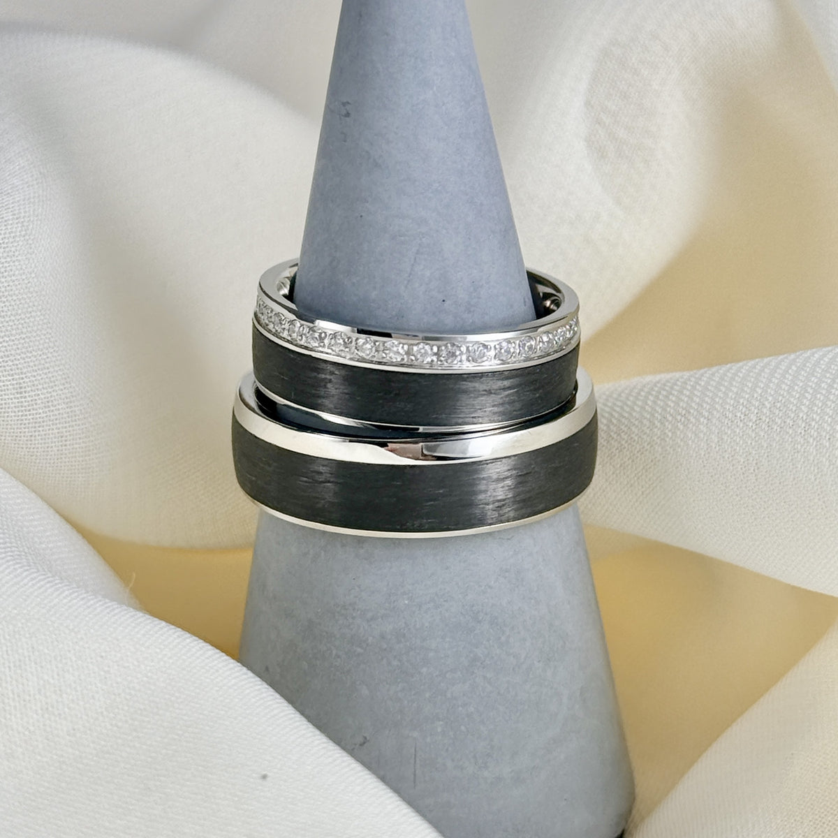 DOOSTI Partnerring / Trauring - MARVEL Carbon